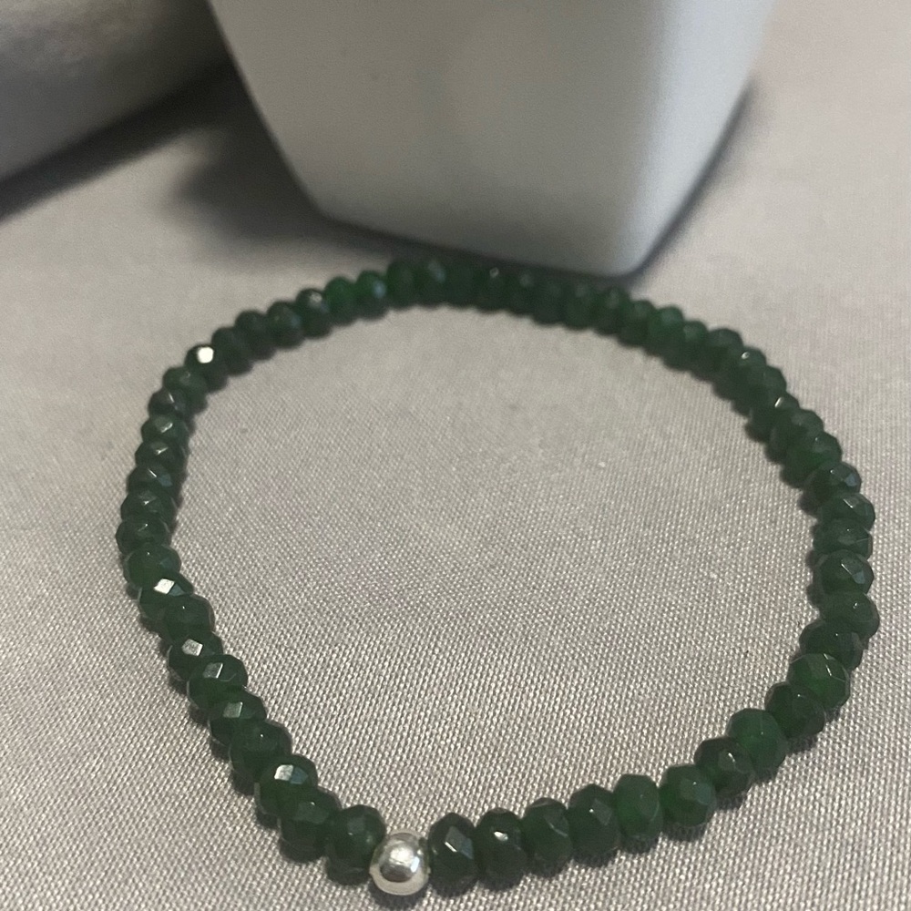 Elegant Emerald Beaded Bracelet